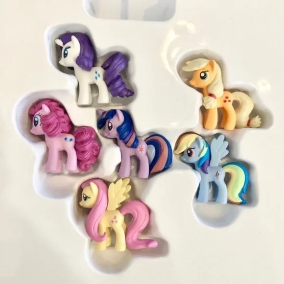 Monopoly, My Little Pony, 2013, Board Game, 6 Ponies, COMPLETE, Good Condition - Picture 4 of 16